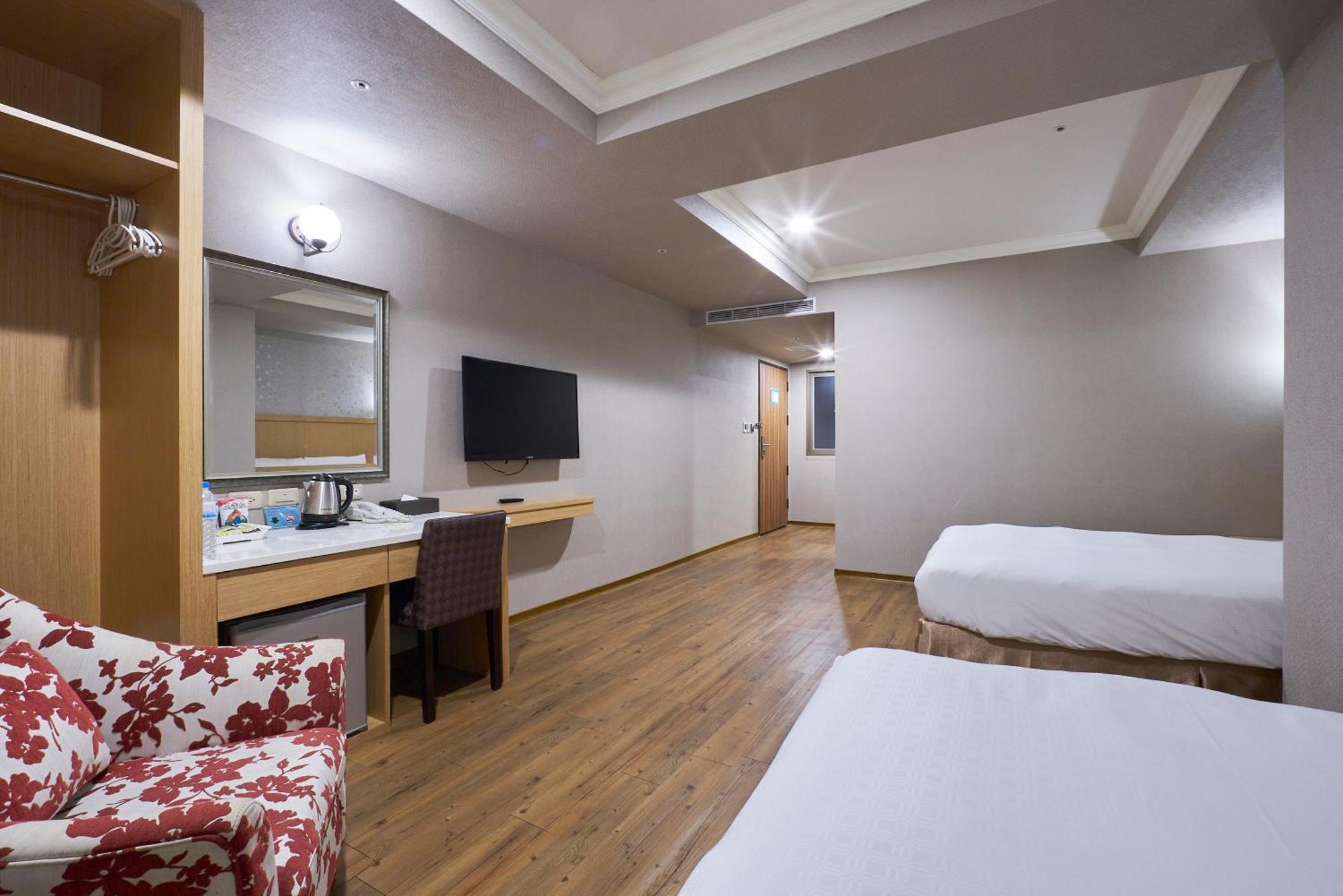 Fish Hotel-Pingtung Екстер'єр фото