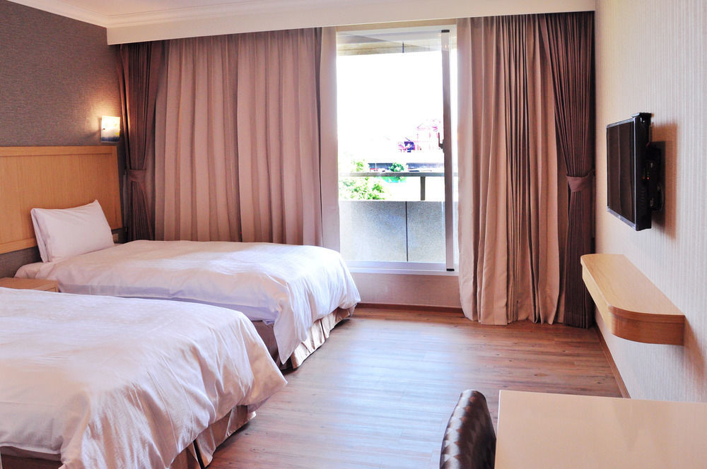 Fish Hotel-Pingtung Екстер'єр фото