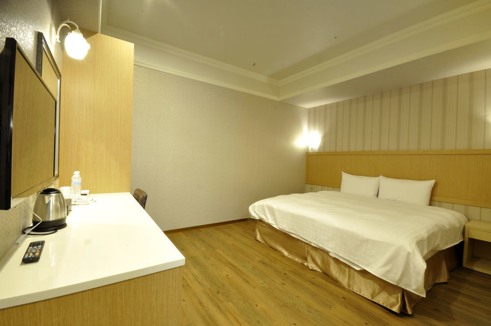 Fish Hotel-Pingtung Екстер'єр фото