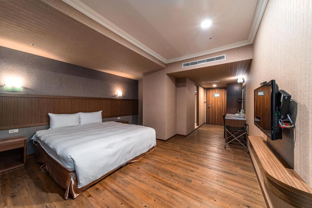 Fish Hotel-Pingtung Екстер'єр фото