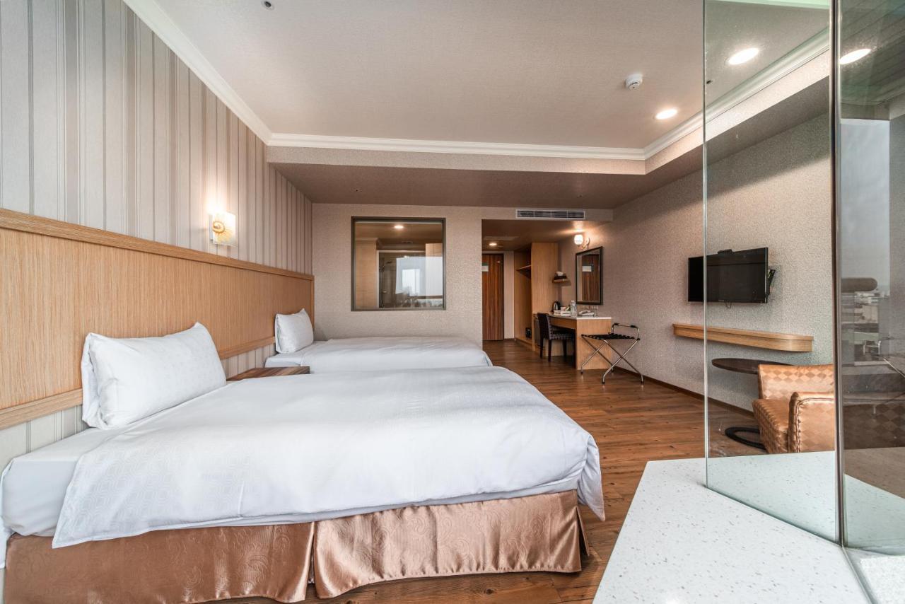 Fish Hotel-Pingtung Екстер'єр фото