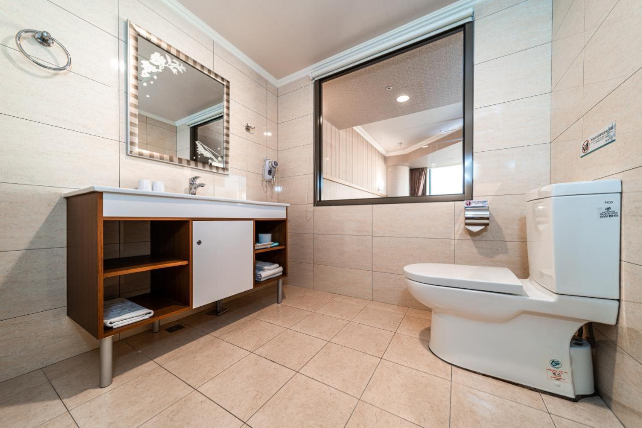Fish Hotel-Pingtung Екстер'єр фото