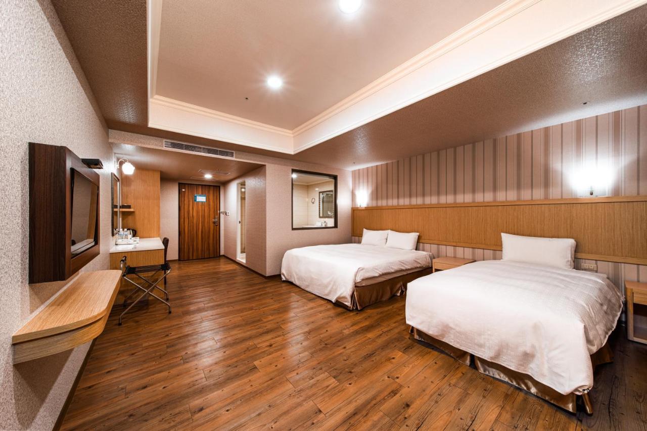 Fish Hotel-Pingtung Екстер'єр фото