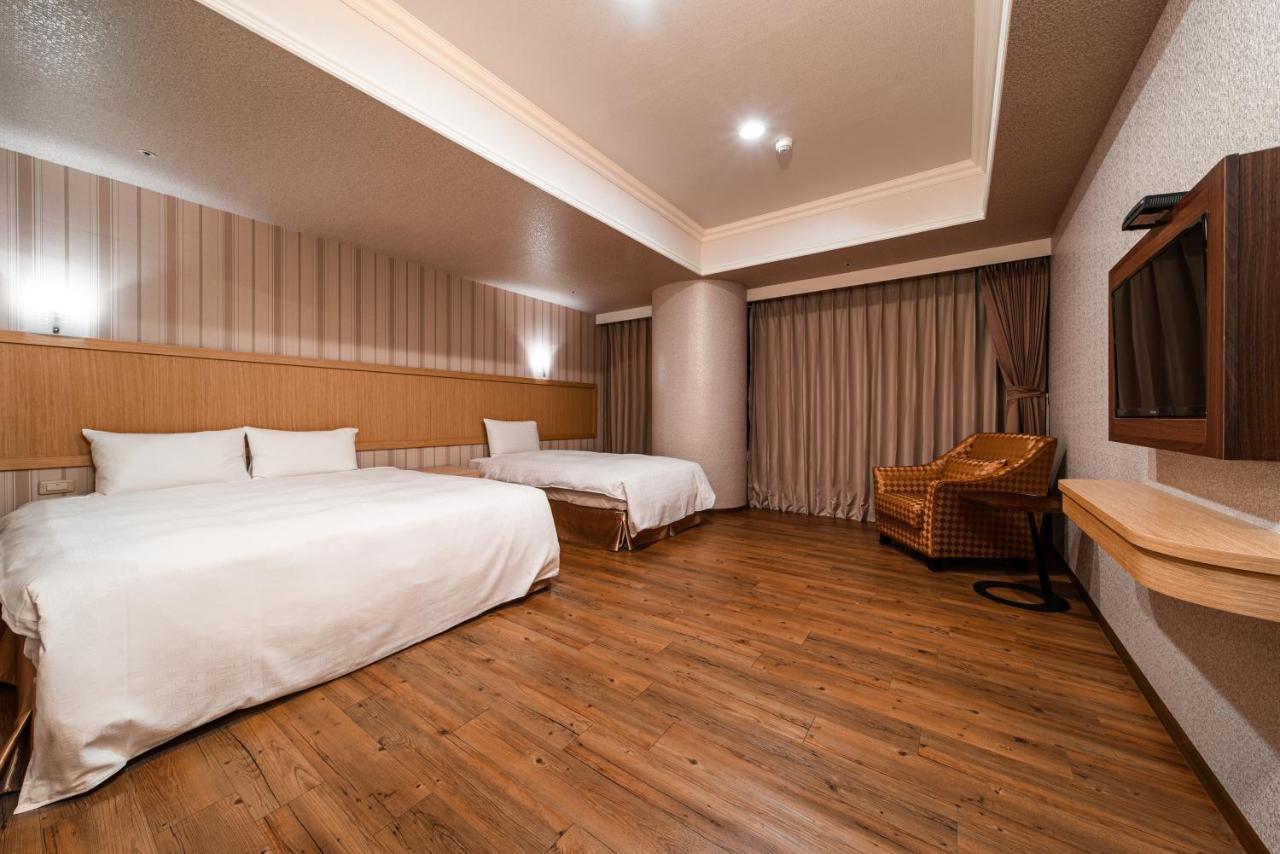 Fish Hotel-Pingtung Екстер'єр фото