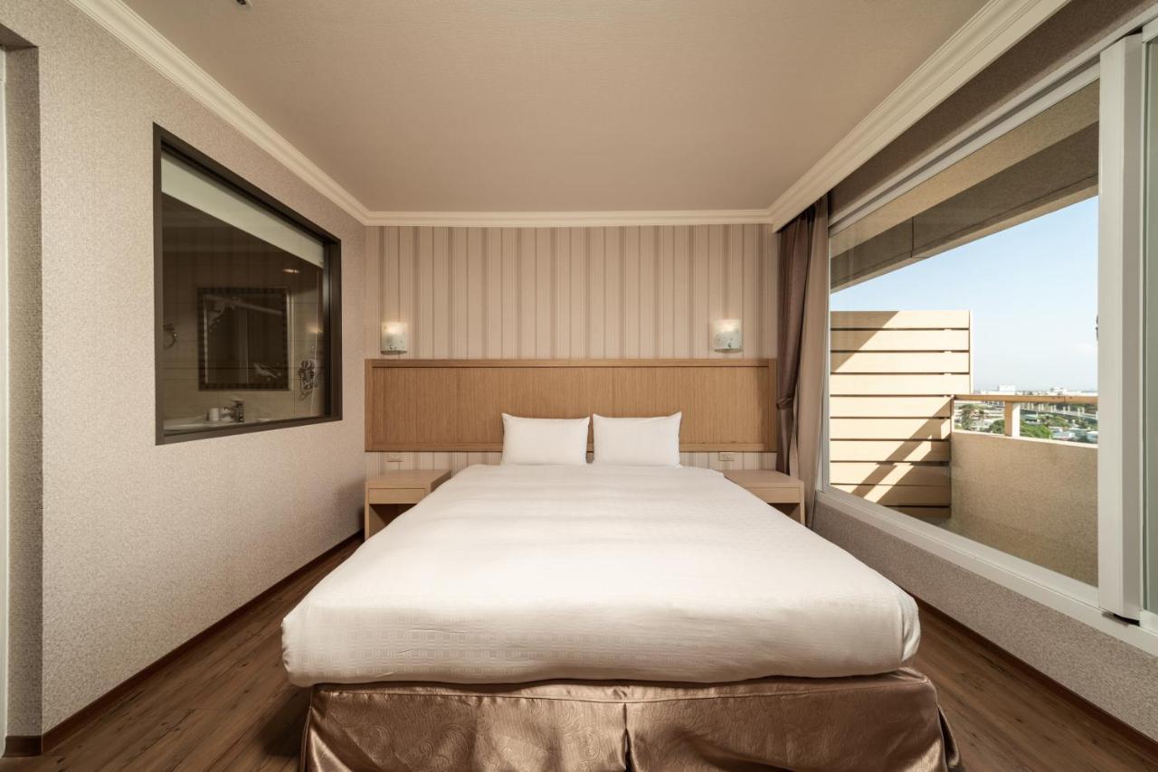 Fish Hotel-Pingtung Екстер'єр фото